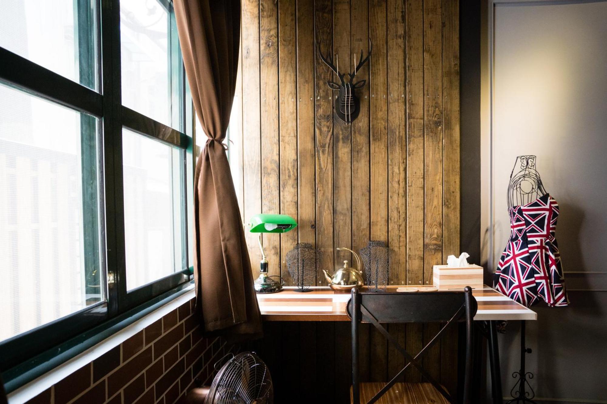 Baker Street London Style Inn Ταϊνάν Εξωτερικό φωτογραφία